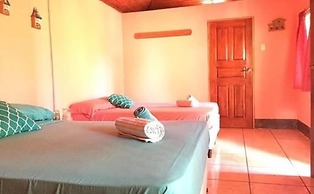 Las Palmeras Beachfront Hotel