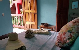 Las Palmeras Beachfront Hotel