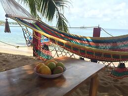 Las Palmeras Beachfront Hotel