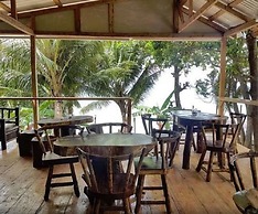 Las Palmeras Beachfront Hotel