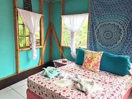 Las Palmeras Beachfront Hotel