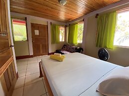 Las Palmeras Beachfront Hotel