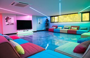 Studio 8 Residences - Adults Only