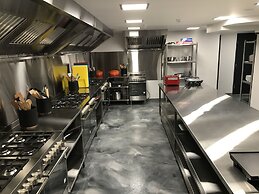 Studio 8 Residences - Adults Only