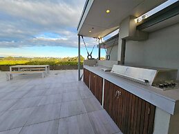 Studio 8 Residences - Adults Only