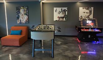 Studio 8 Residences - Adults Only