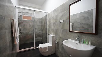 Randiya Sea View Hotel