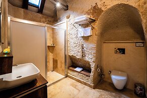 Tulip Cave Suites