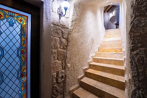 Tulip Cave Suites