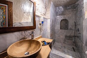 Tulip Cave Suites