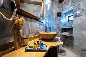 Tulip Cave Suites