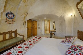 Tulip Cave Suites
