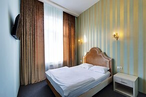 Hotel Marton Sholokhova