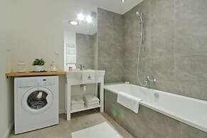 Imperial Apartments - Valor