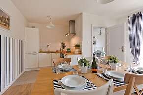 Imperial Apartments - Valor