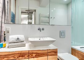 Imperial Apartments - Aquarius