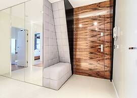 Imperial Apartments - Aquarius