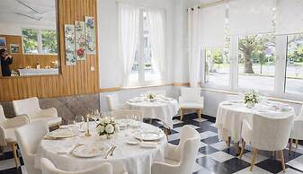 Logis Hôtel & Restaurant des Lacs