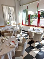 Logis Hôtel & Restaurant des Lacs