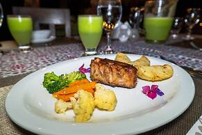 Hidden Paradise Lodge