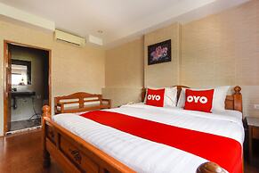 OYO 861 Patong Dynasty Hotel