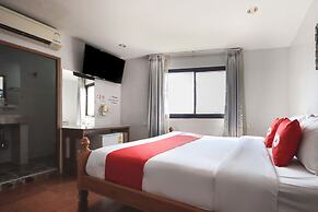 OYO 861 Patong Dynasty Hotel