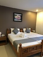 OYO 861 Patong Dynasty Hotel