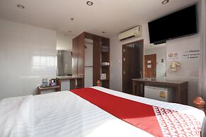 OYO 861 Patong Dynasty Hotel