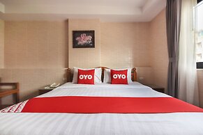 OYO 861 Patong Dynasty Hotel