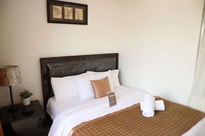 Sea Pearl Manila Suites