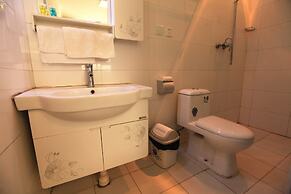 Zhantan Courtyard Hotel