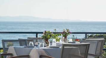 Delfinia Hotel & Bungalows