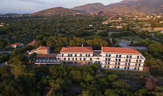 Delfinia Hotel & Bungalows