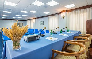 Delfinia Hotel & Bungalows