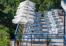 Delfinia Hotel & Bungalows