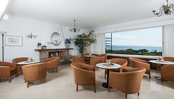 Delfinia Hotel & Bungalows