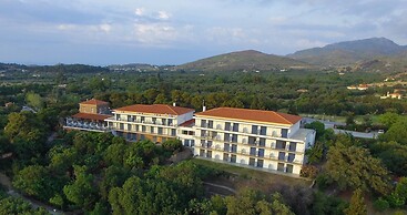 Delfinia Hotel & Bungalows