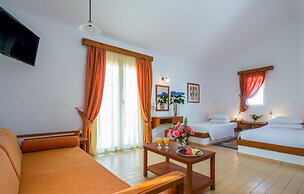 Delfinia Hotel & Bungalows
