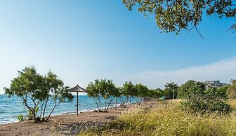 Delfinia Hotel & Bungalows