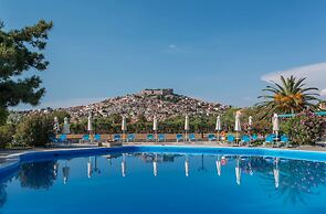 Delfinia Hotel & Bungalows