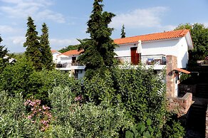 Delfinia Hotel & Bungalows