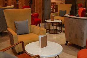 Lincoln Plaza London, Curio Collection by Hilton