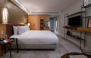 Lincoln Plaza London, Curio Collection by Hilton