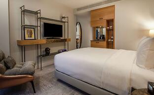 Lincoln Plaza London, Curio Collection by Hilton