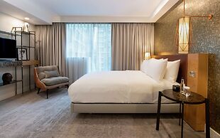 Lincoln Plaza London, Curio Collection by Hilton