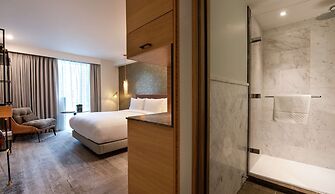 Lincoln Plaza London, Curio Collection by Hilton