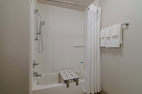 Holiday Inn Express & Suites Atchison by IHG