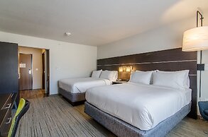 Holiday Inn Express & Suites Atchison by IHG
