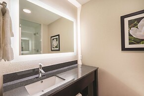 La Quinta Inn & Suites by Wyndham Memphis Downtown