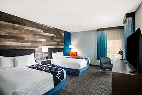 La Quinta Inn & Suites by Wyndham Pittsburg